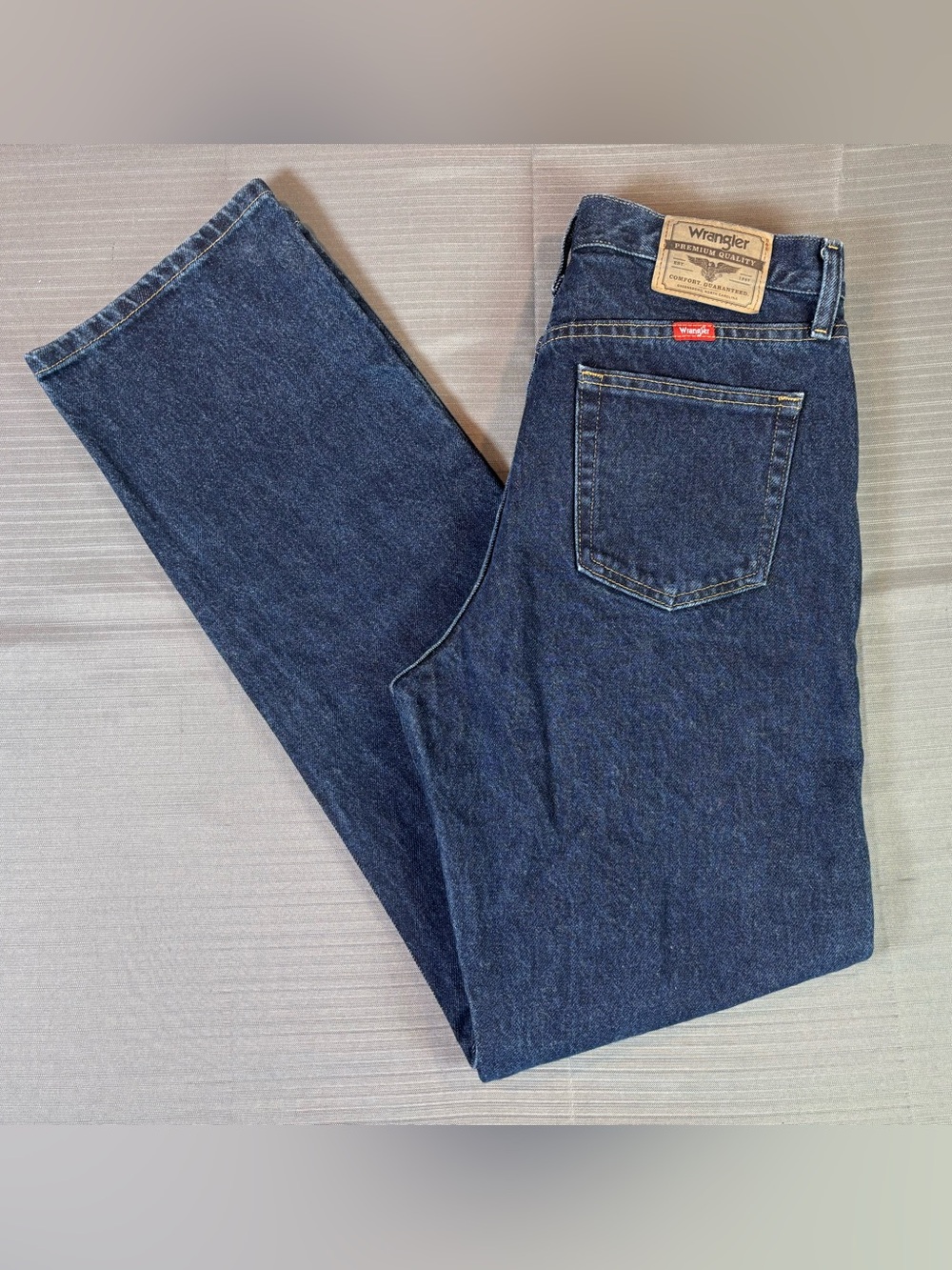 Wrangler Relaxed Fit Jeans Mens 32x34 Dark Wash 100% Cotton Straight Leg